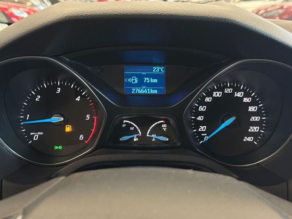 Ford Focus 2012 Harmaa