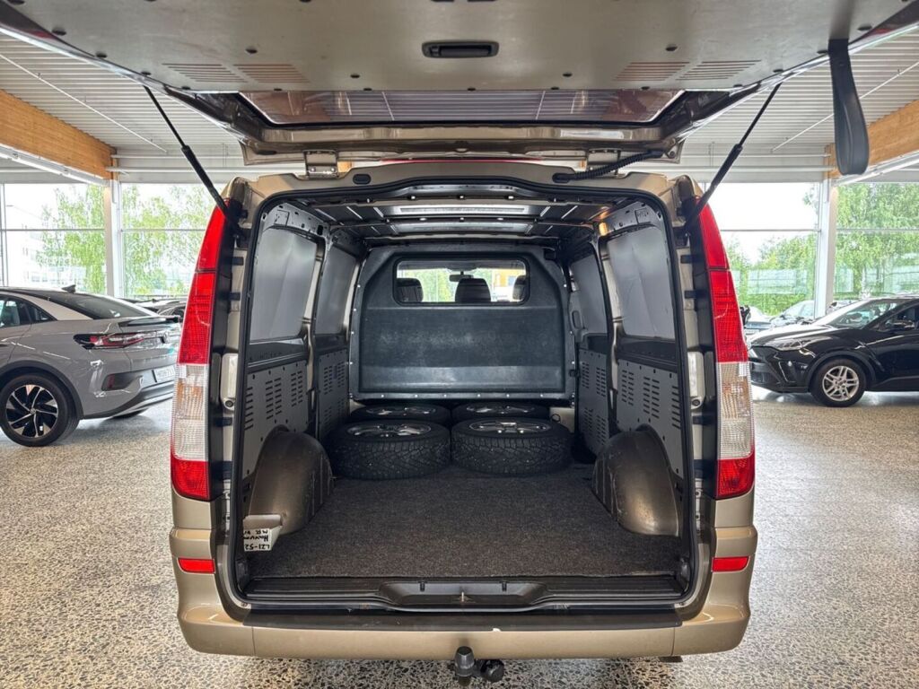 Mercedes-Benz Vito 2011 Ruskea (beige)