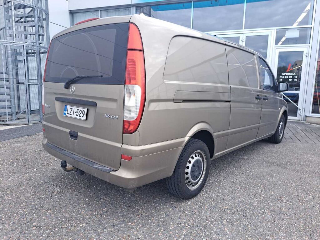 Mercedes-Benz Vito 2011 Ruskea (beige)