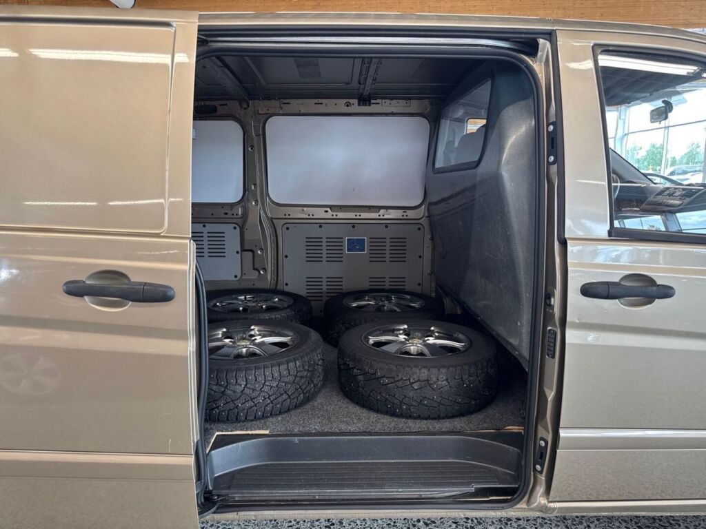 Mercedes-Benz Vito 2011 Ruskea (beige)