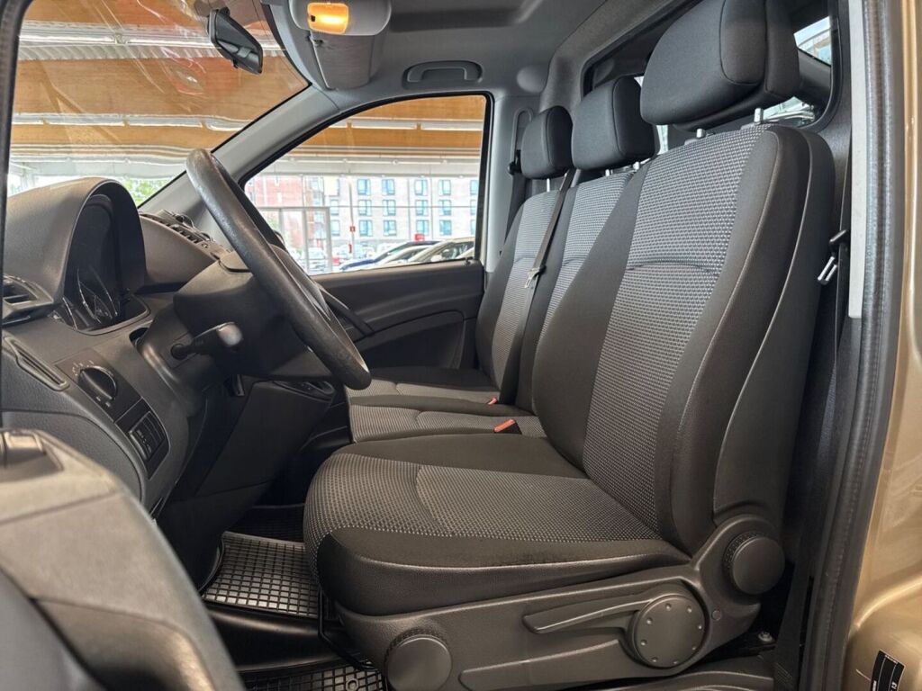 Mercedes-Benz Vito 2011 Ruskea (beige)