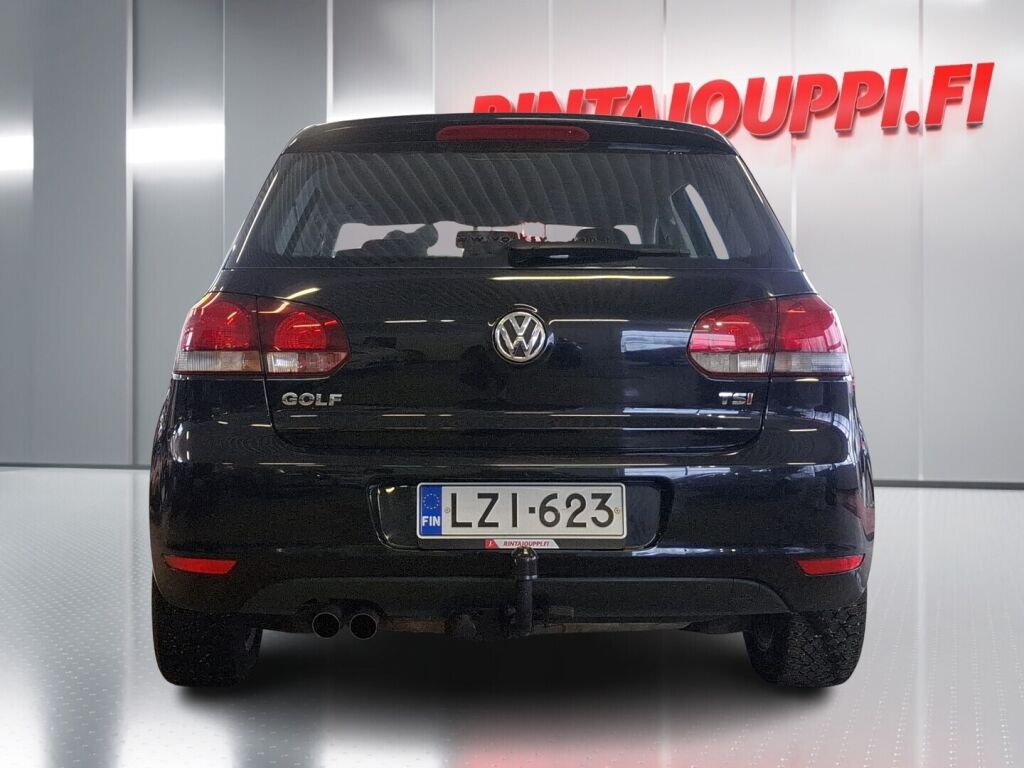 Volkswagen Golf 2012 Musta