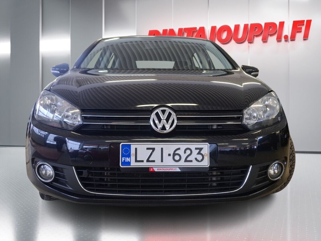 Volkswagen Golf 2012 Musta