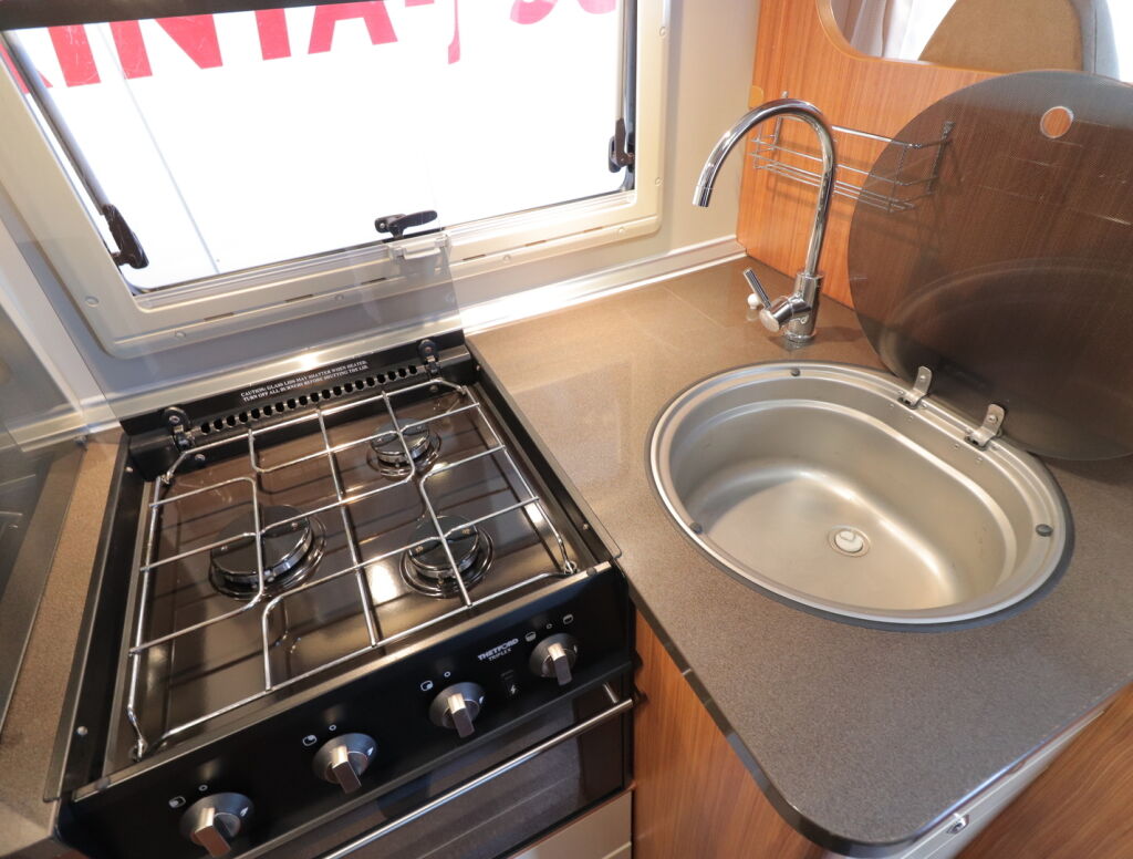 Adria CORAL S 670 SL 2011 Hopea