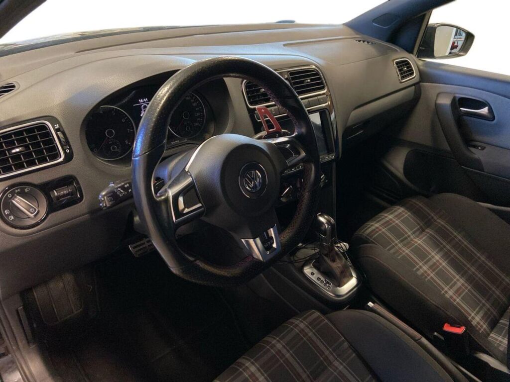 Volkswagen Polo 2011 MH%O 67