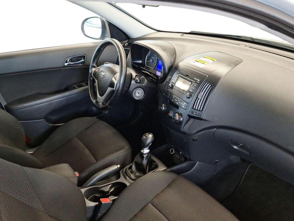 Hyundai i30 2012 Hopea