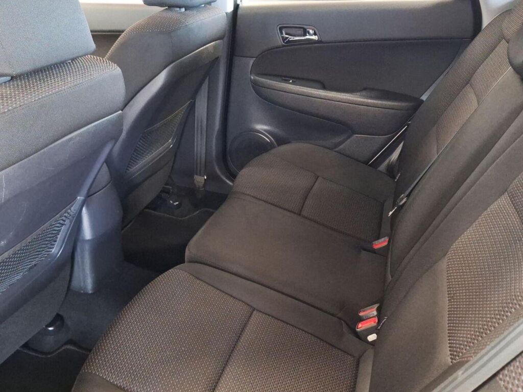 Hyundai i30 2012 Hopea