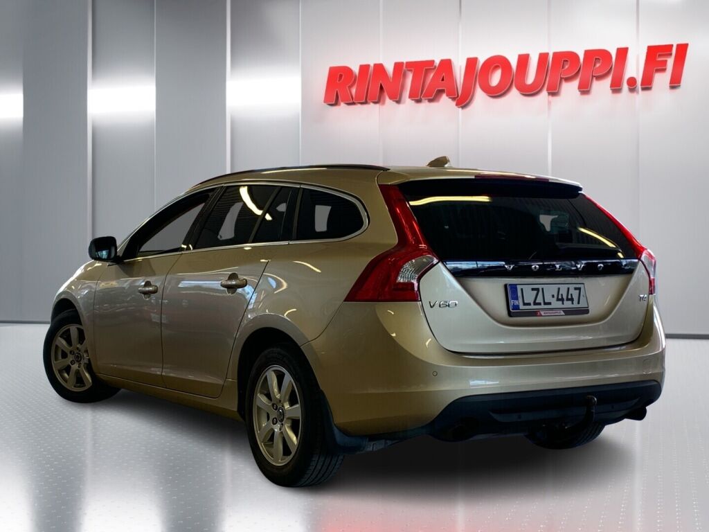 Volvo V60 2011 Ruskea (beige)
