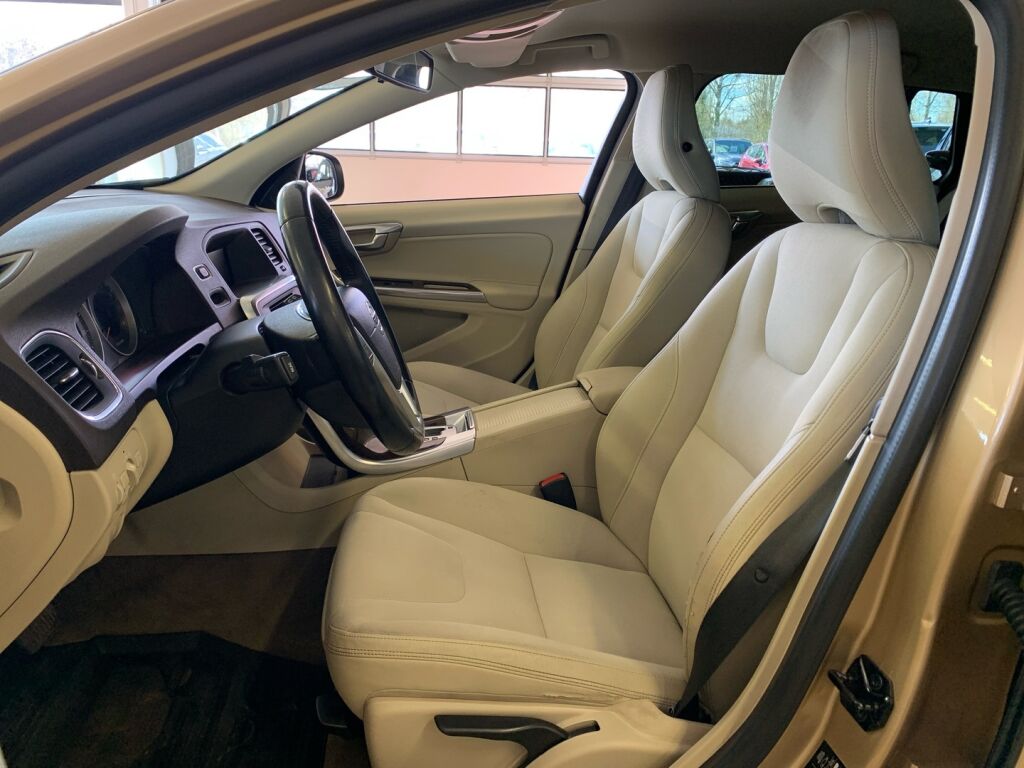 Volvo V60 2011 Ruskea (beige)