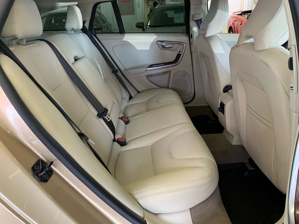 Volvo V60 2011 Ruskea (beige)