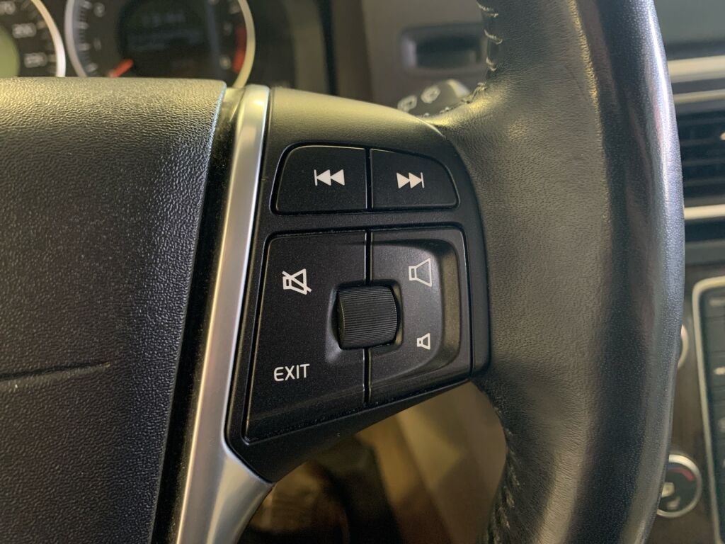 Volvo V60 2011 Ruskea (beige)