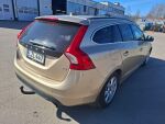 Volvo V60 2011 Ruskea (beige)