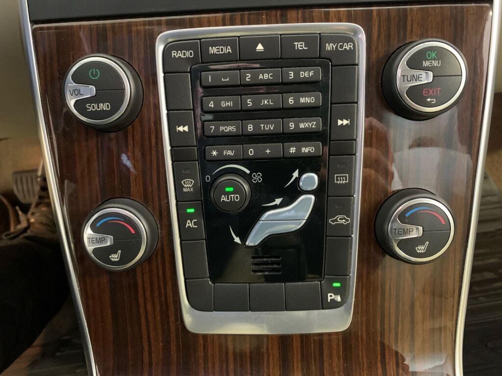 Volvo V60 2011 Ruskea (beige)