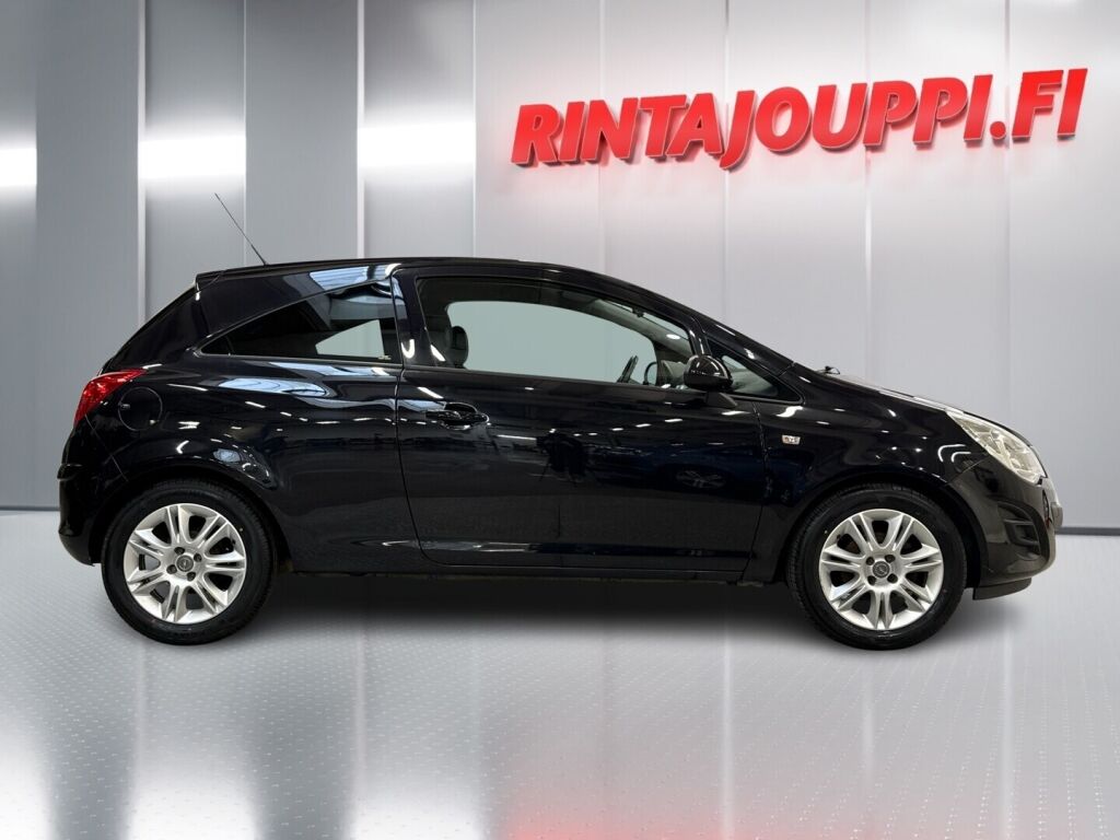 Opel Corsa 2011 Musta