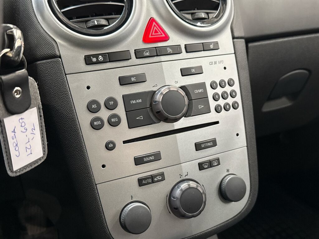 Opel Corsa 2011 Musta