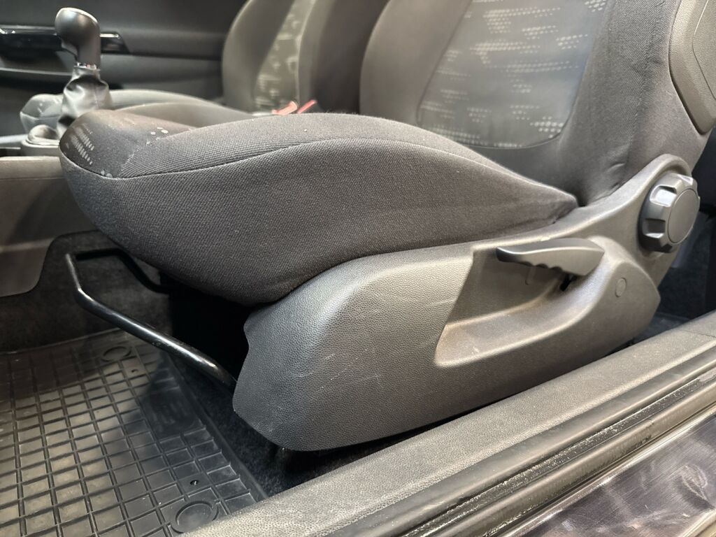 Opel Corsa 2011 Musta