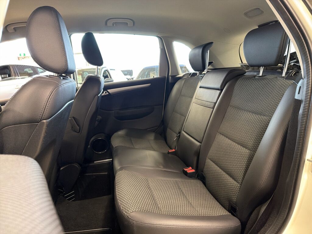 Mercedes-Benz B 2011 Valkoinen