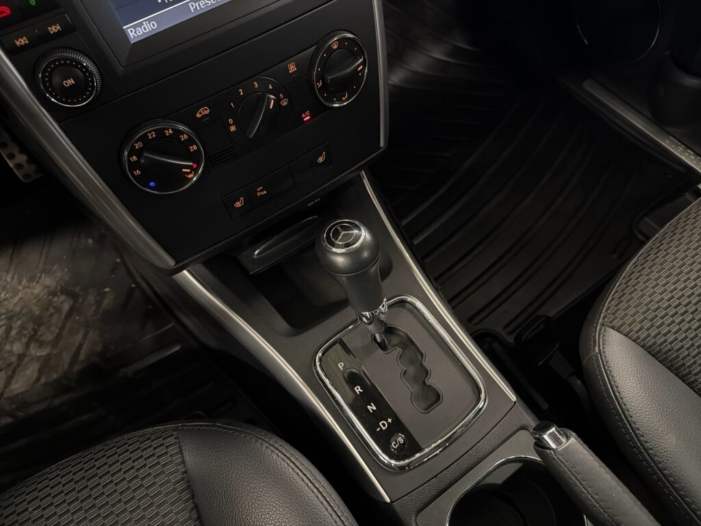 Mercedes-Benz B 2011 Valkoinen