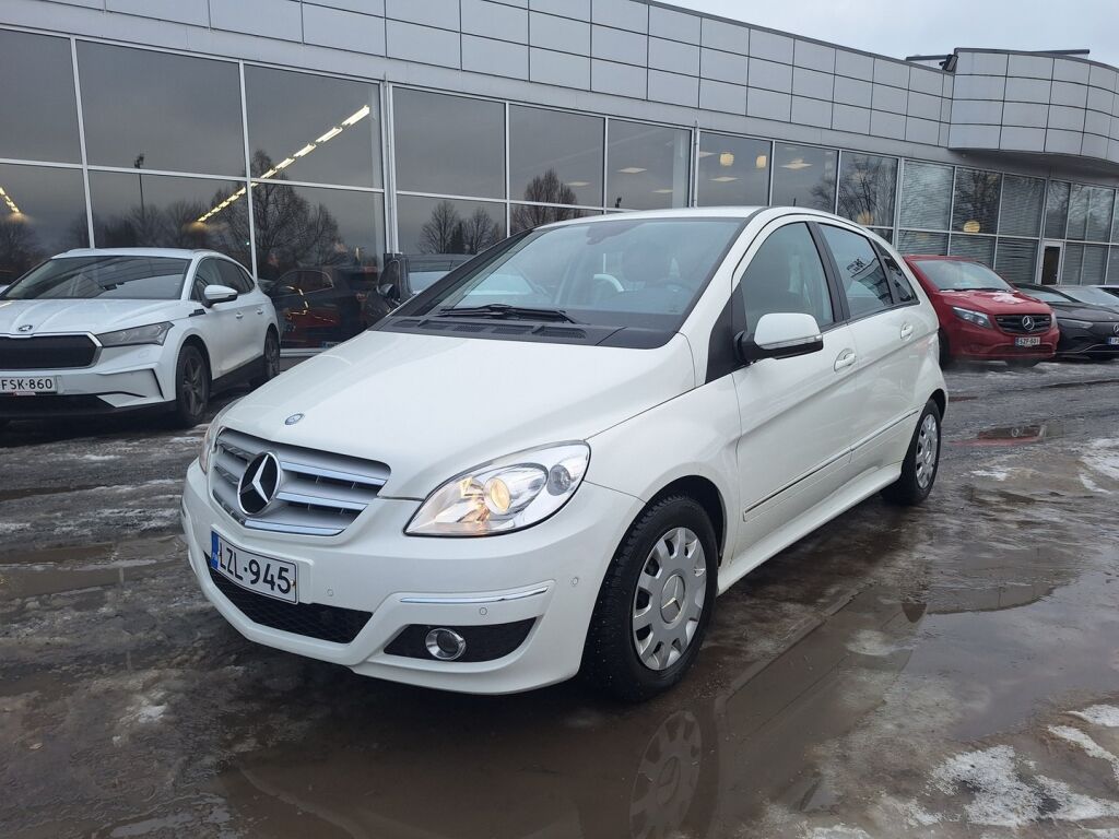 Mercedes-Benz B 2011 Valkoinen