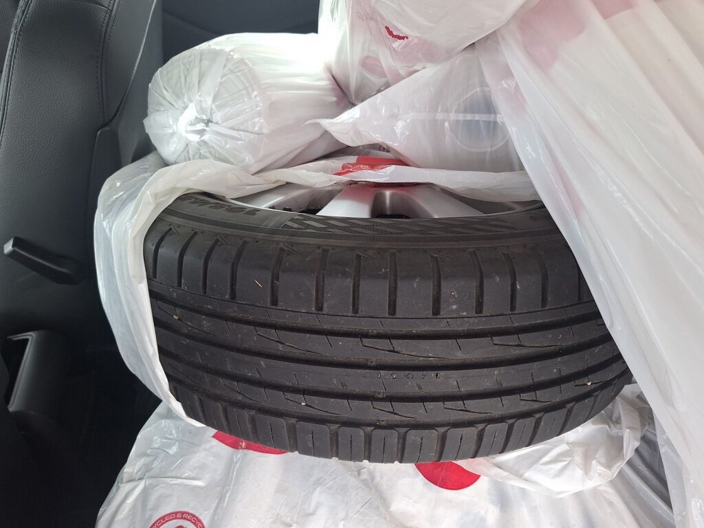 Mercedes-Benz B 2011 Valkoinen