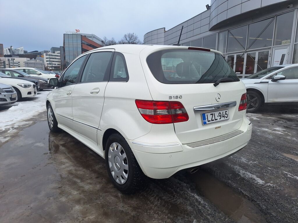 Mercedes-Benz B 2011 Valkoinen