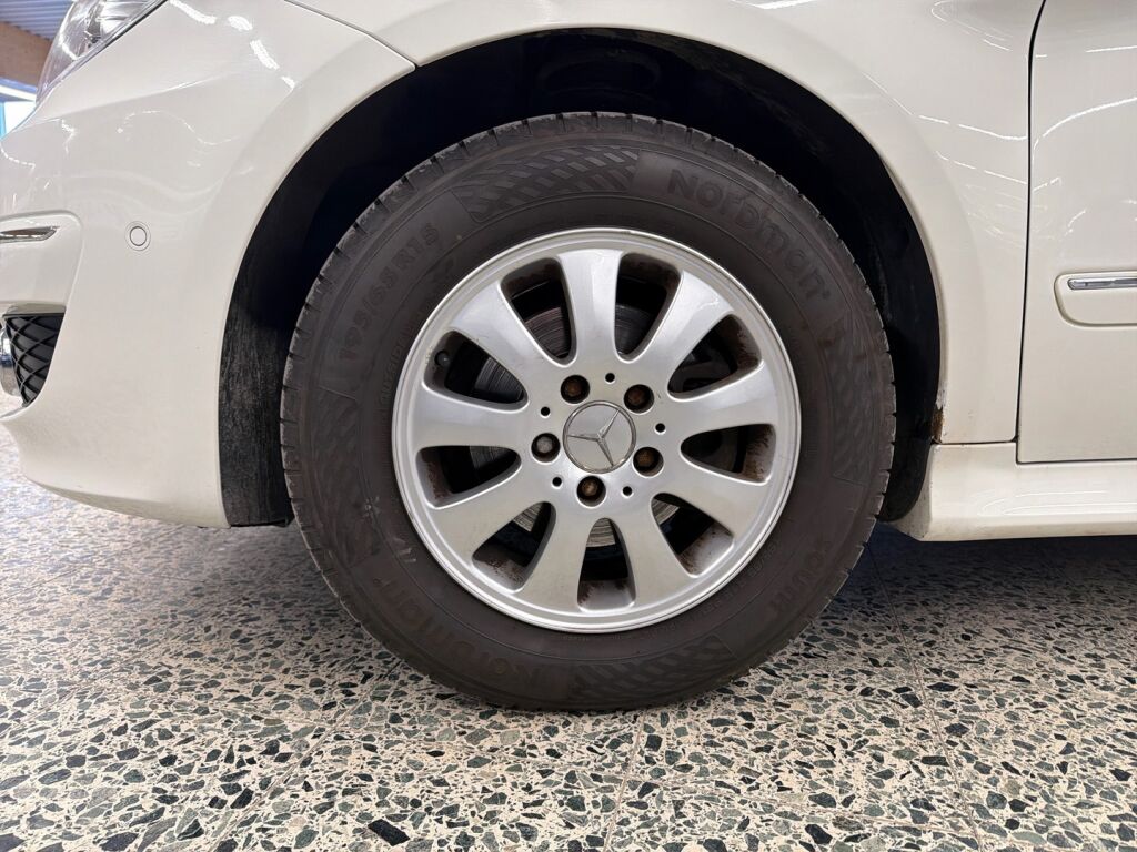 Mercedes-Benz B 2011 Valkoinen