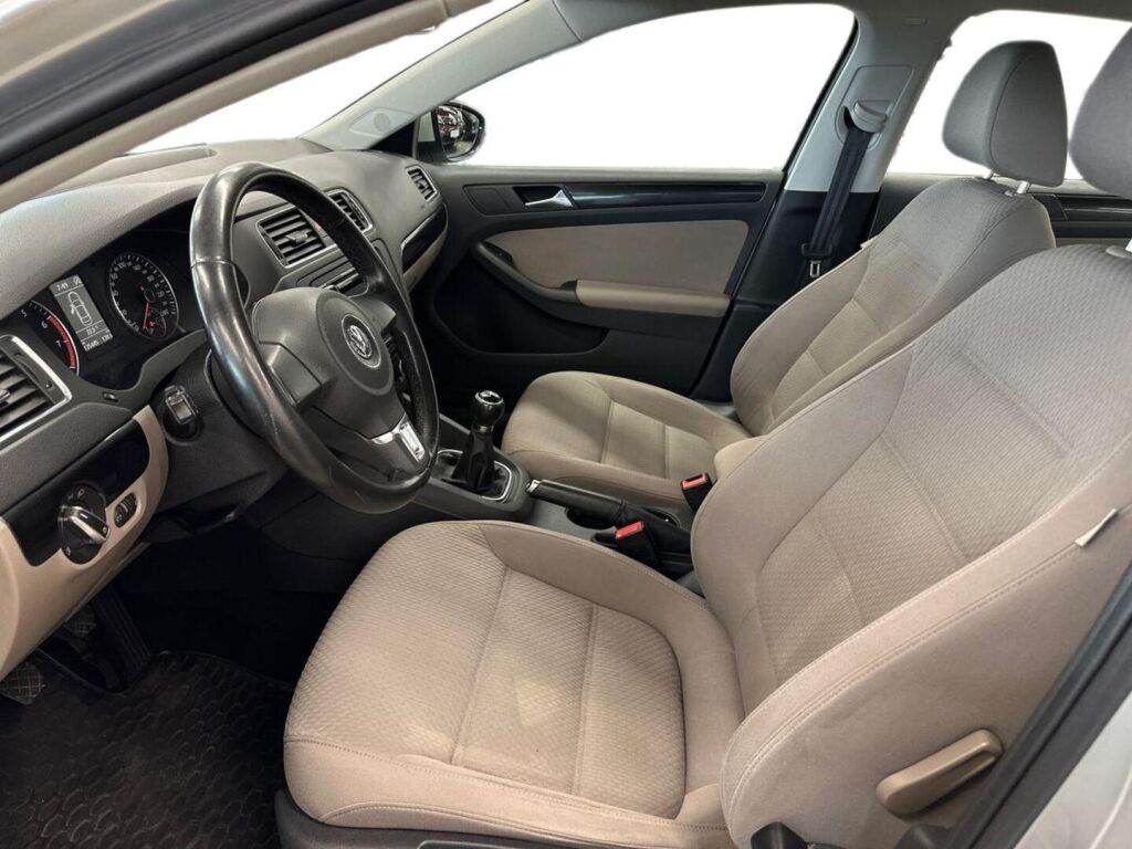 Volkswagen Jetta 2011 Hopea