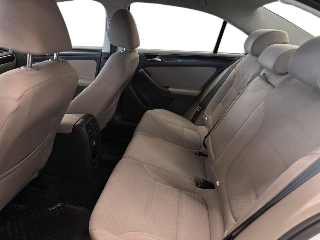 Volkswagen Jetta 2011 Hopea