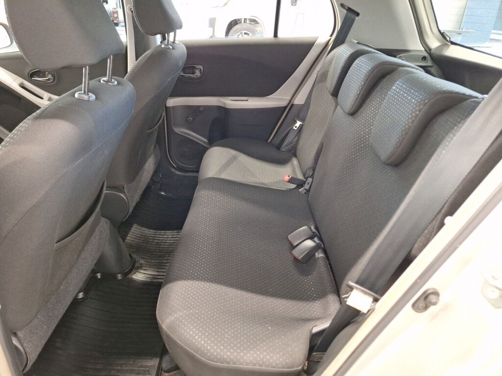 Toyota Yaris 2011 Hopea