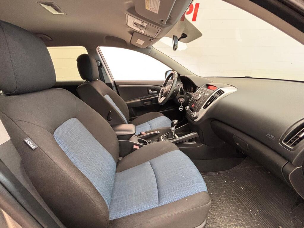 Kia Ceed 2011 Hopea