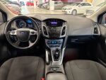 Ford Focus 2011 Punainen