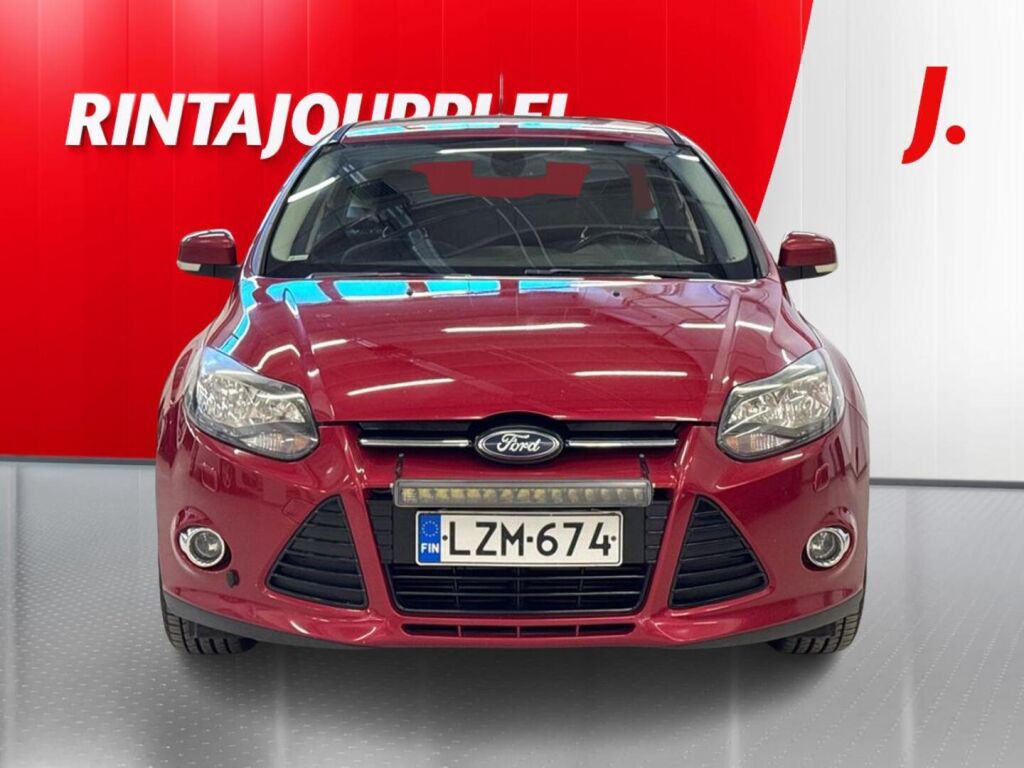 Ford Focus 2011 Punainen