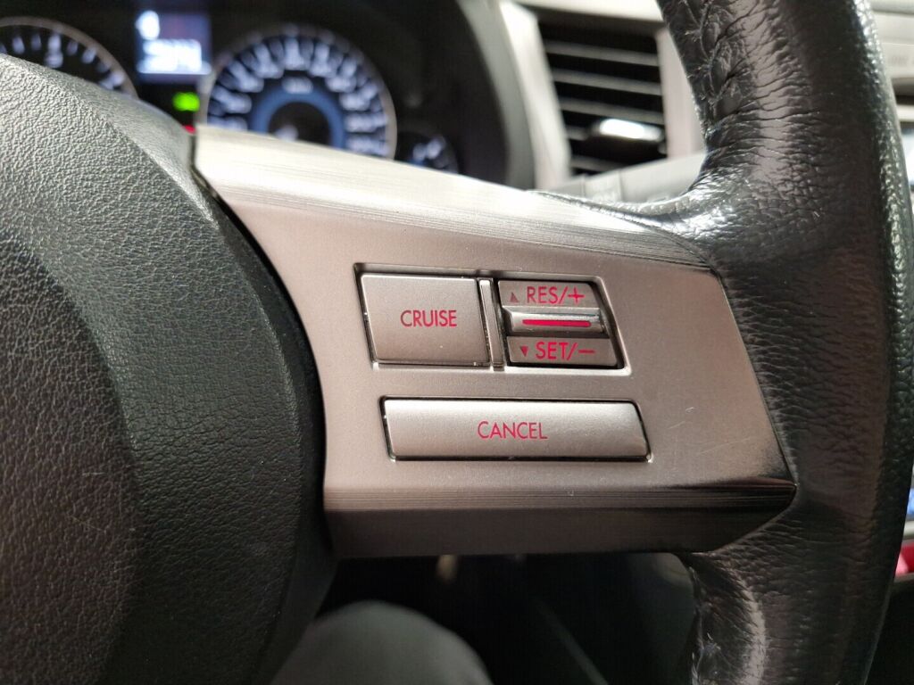 Subaru Outback 2011 Punainen