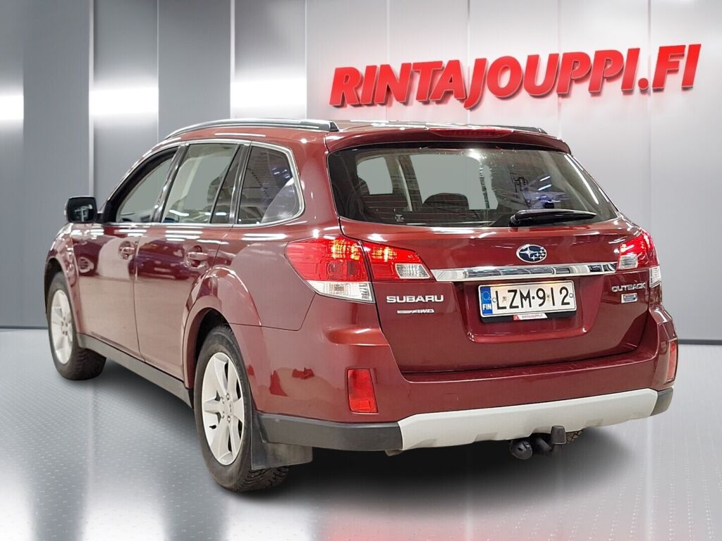 Subaru Outback 2011 Punainen