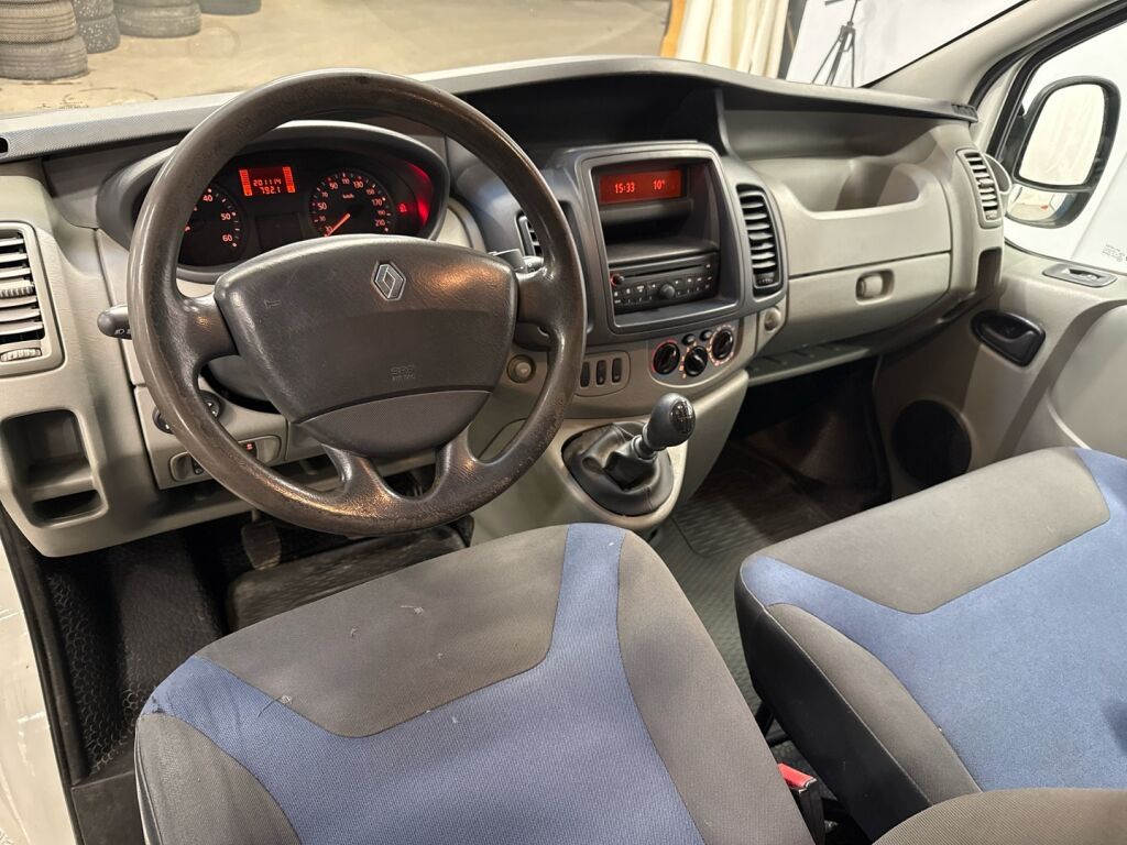 Renault Trafic 2011 Valkoinen