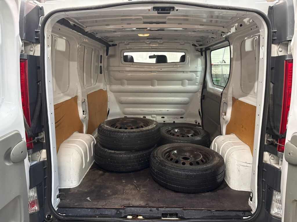 Renault Trafic 2011 Valkoinen