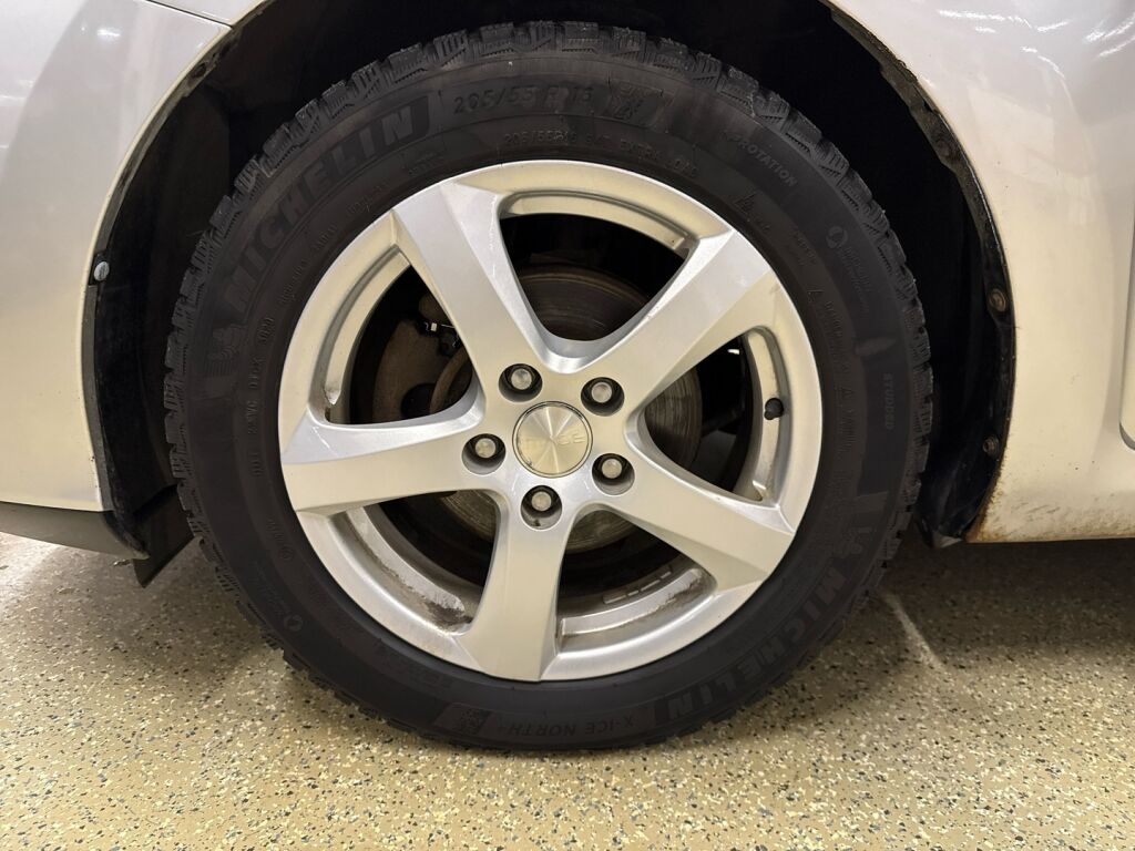 Toyota Auris 2011 Hopea