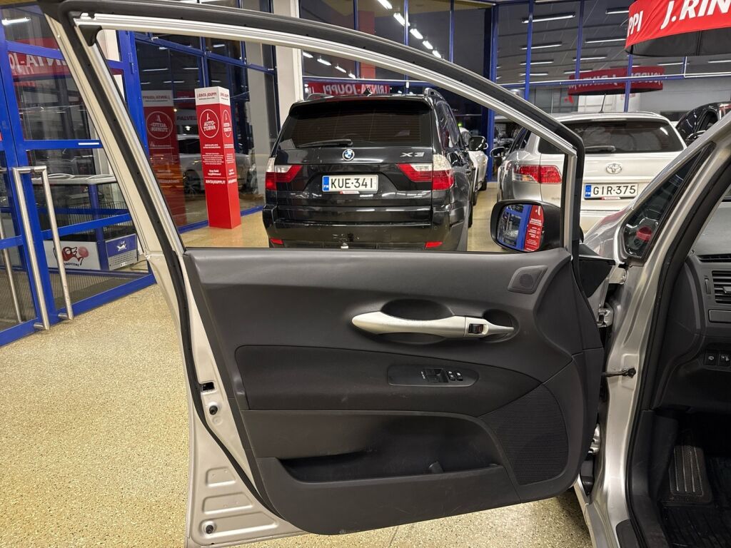 Toyota Auris 2011 Hopea