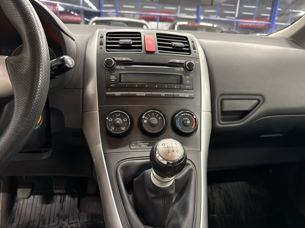 Toyota Auris 2011 Hopea