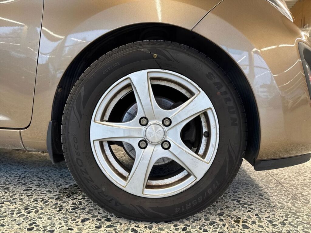 Kia Picanto 2012 Metallinhohto Ruskea (beige)