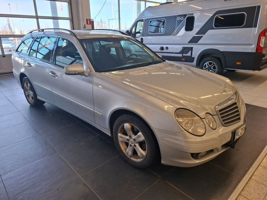 Mercedes-Benz E 2008 Harmaa