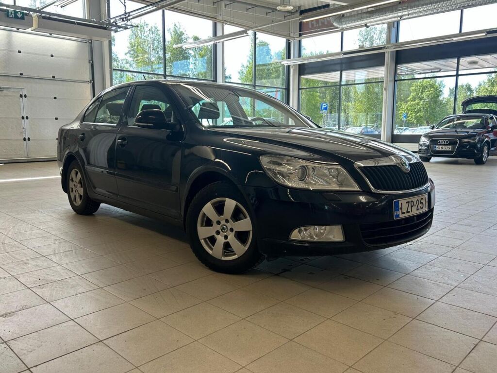 Skoda Octavia 2011 Musta