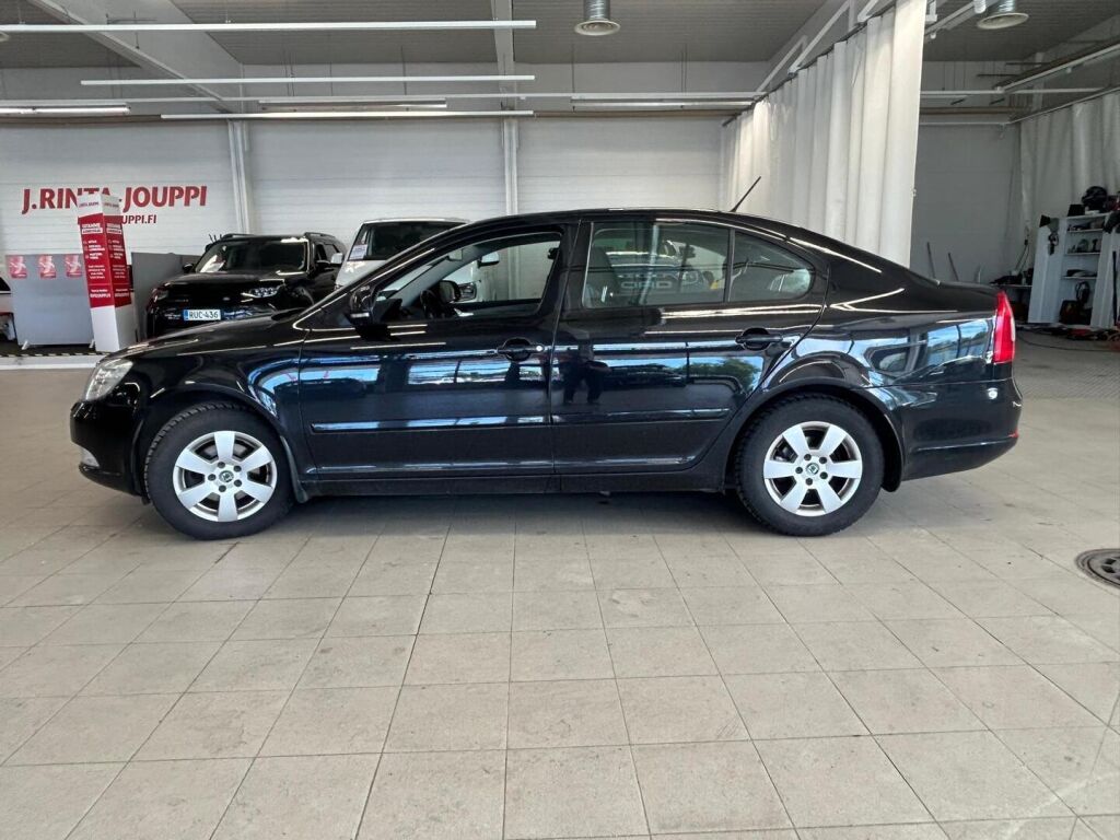 Skoda Octavia 2011 Musta