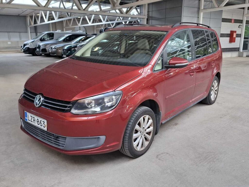 Volkswagen Touran 2011 Punainen