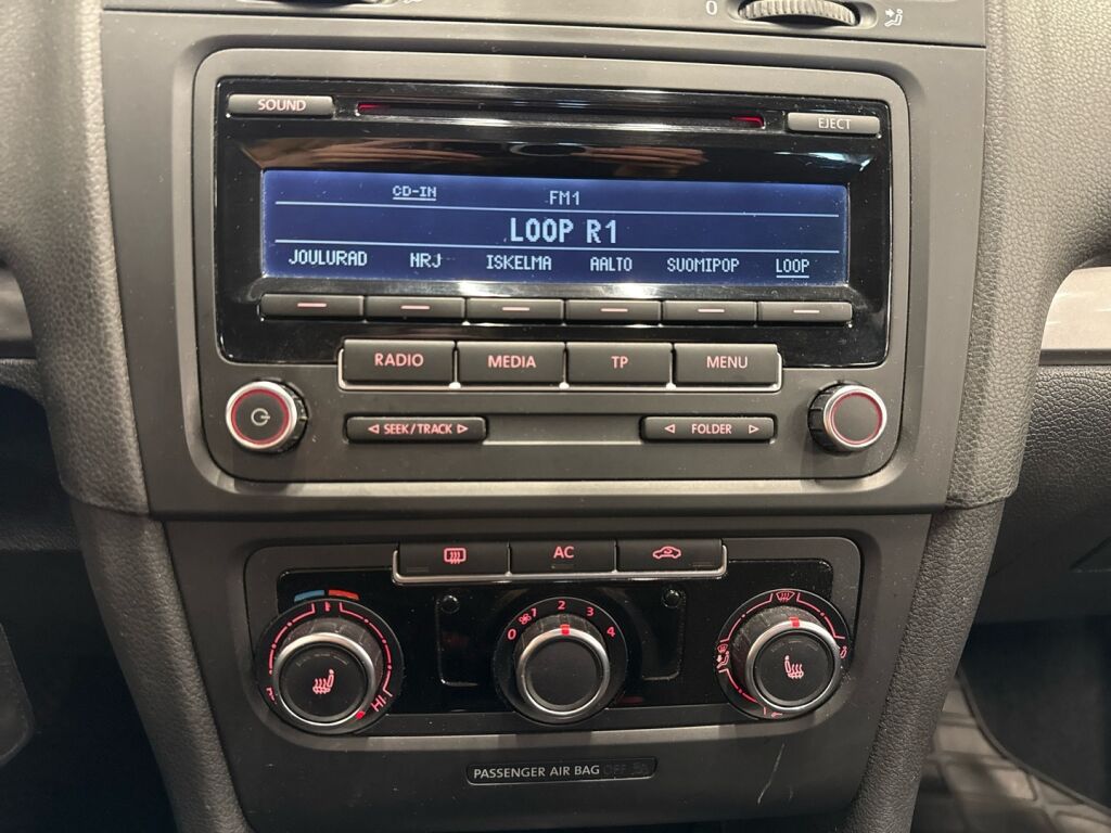 Volkswagen Golf 2011 Punainen