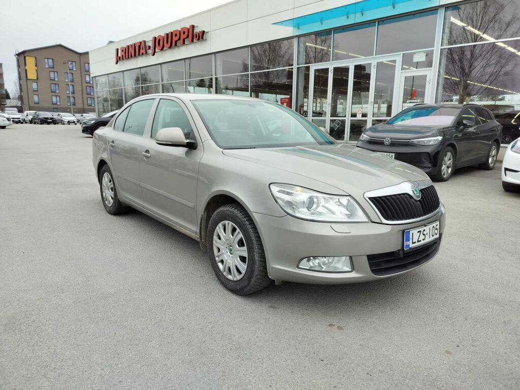 Skoda Octavia 2011 Ruskea (beige)