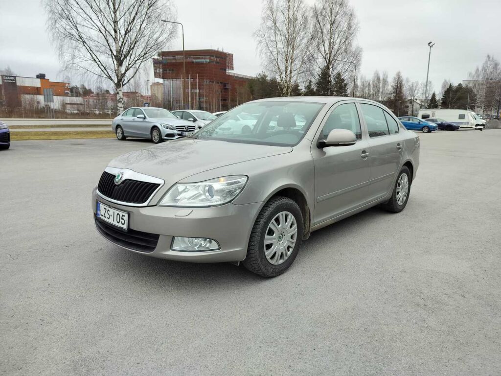 Skoda Octavia 2011 Ruskea (beige)