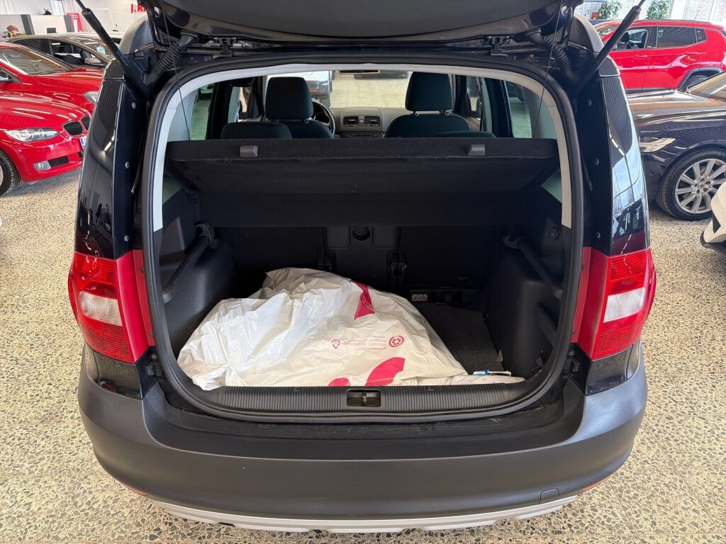 Skoda Yeti 2012 Musta