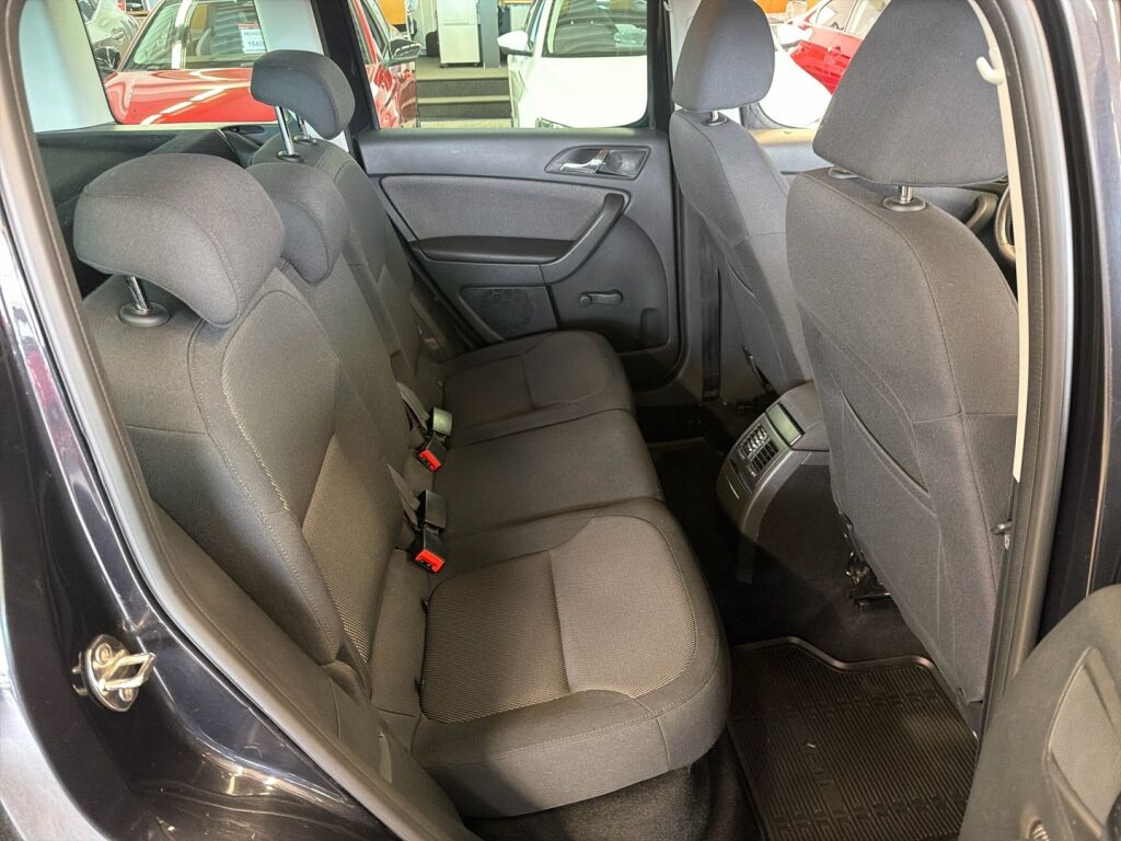 Skoda Yeti 2012 Musta