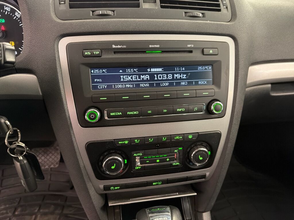 Skoda Octavia 2012 Valkoinen